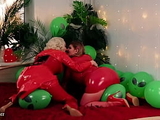 Sexy big ass lady MILF in fetiche clothing slowly have fun and pleasure with air balloon fetisch